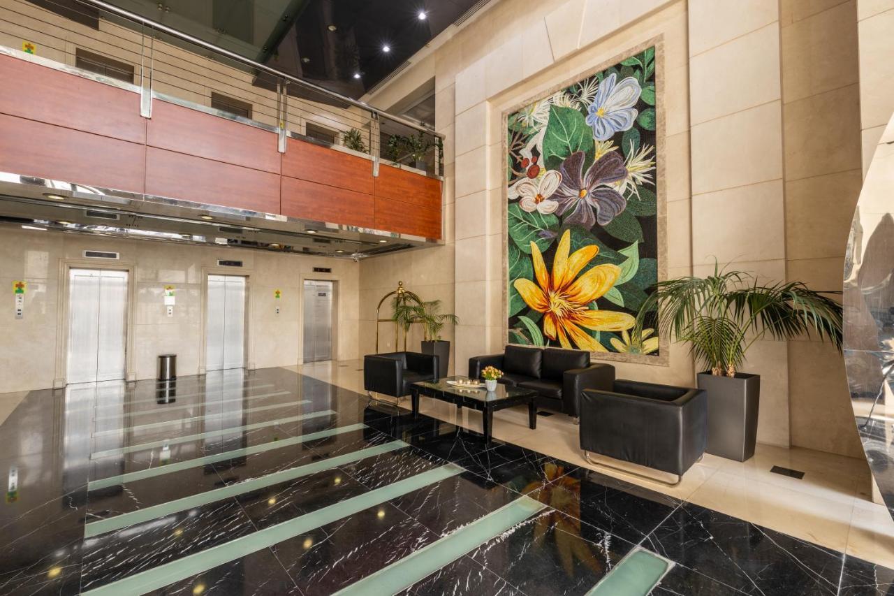 Lovely 3 Bedroom Apartment Beach Front Abu Dhabi Exterior foto